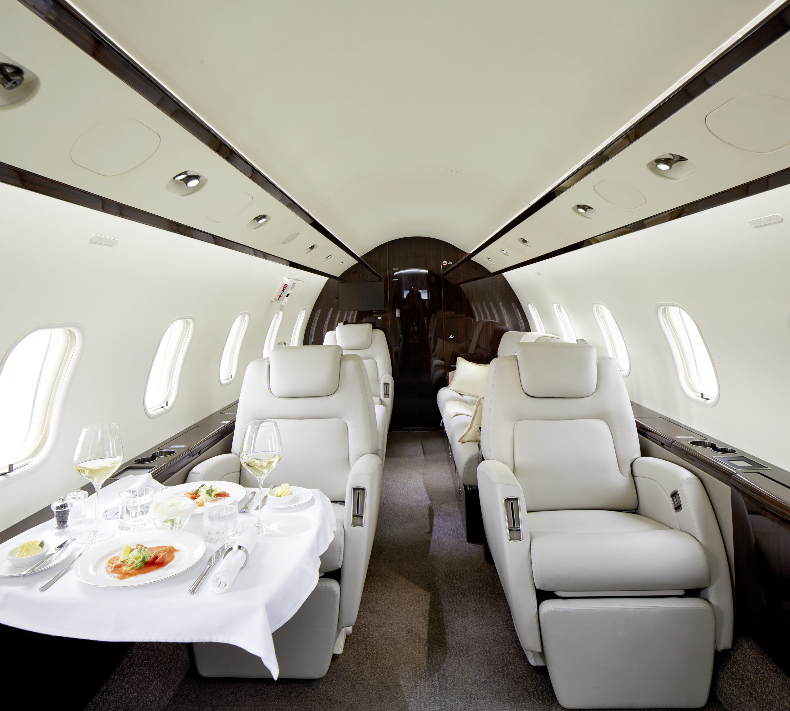 Fifty Sky Shades - SPARFELL welcomes a new Challenger 300 to its fleet